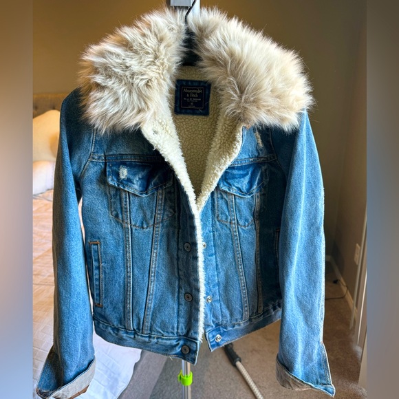 Abercrombie & Fitch Jackets & Blazers - Abercrombie and fitch denim with fur
